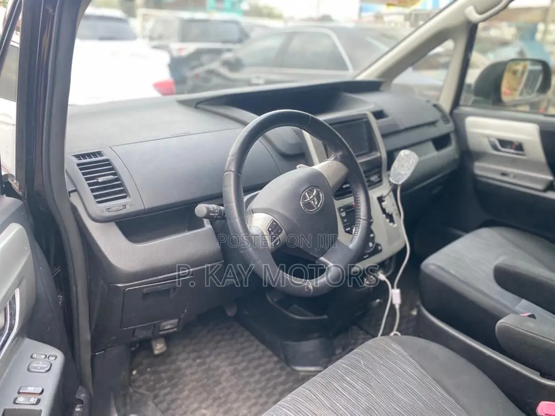 Toyota Voxy 2012 Matt Black