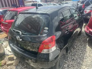 Toyota Vitz 1.0 FWD 3dr 2010 Black