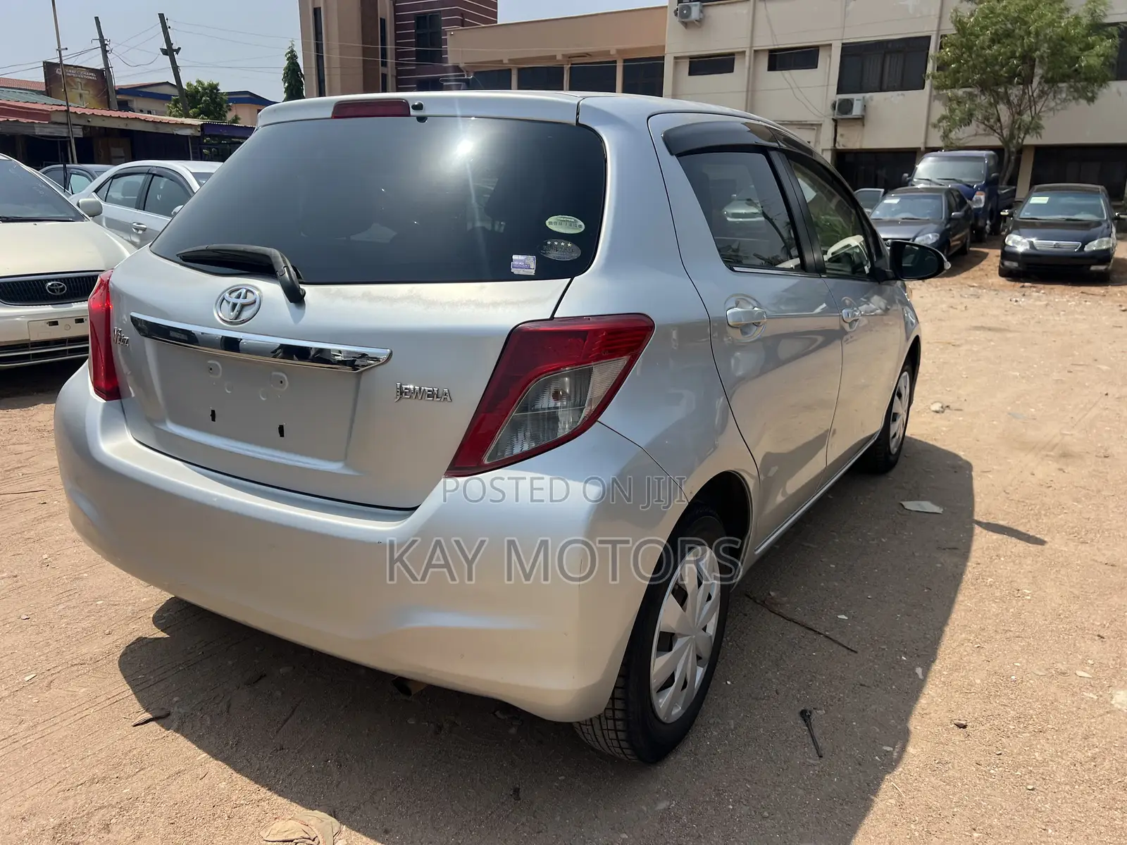 Toyota Vitz 1.3 FWD 5dr 2013 Gray