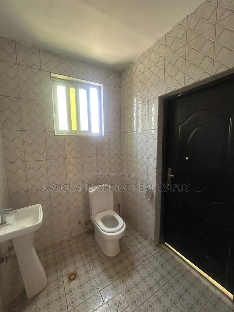 2bdrm Apartment in Lasisi And Christ, Amasaman for rent