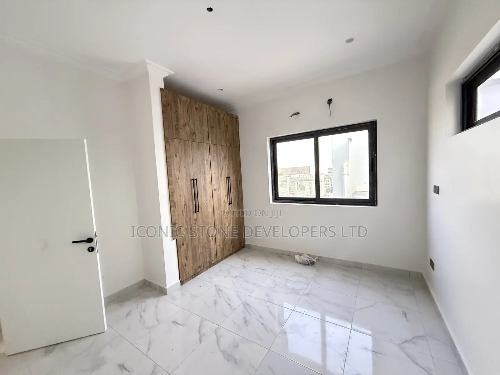 3bdrm House in East Airport for sale