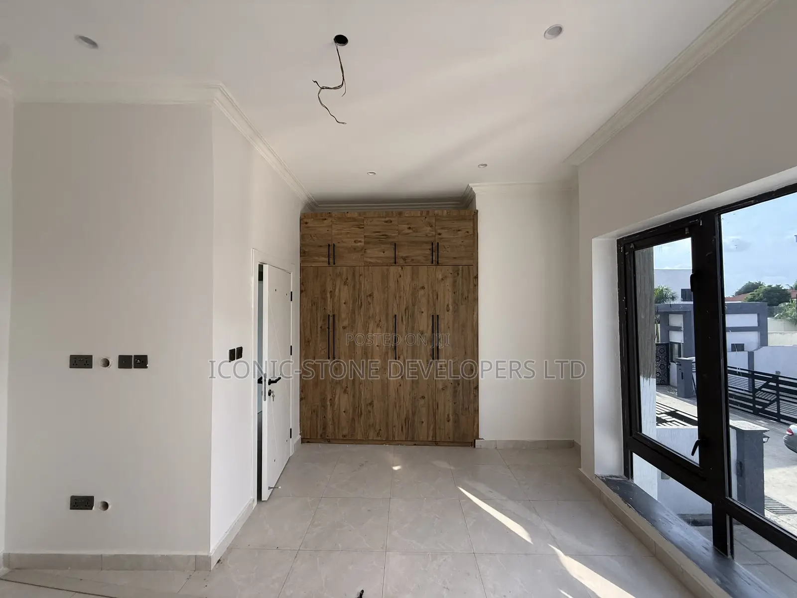 3bdrm House in East Airport for sale