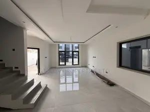 3bdrm House in East Airport for sale