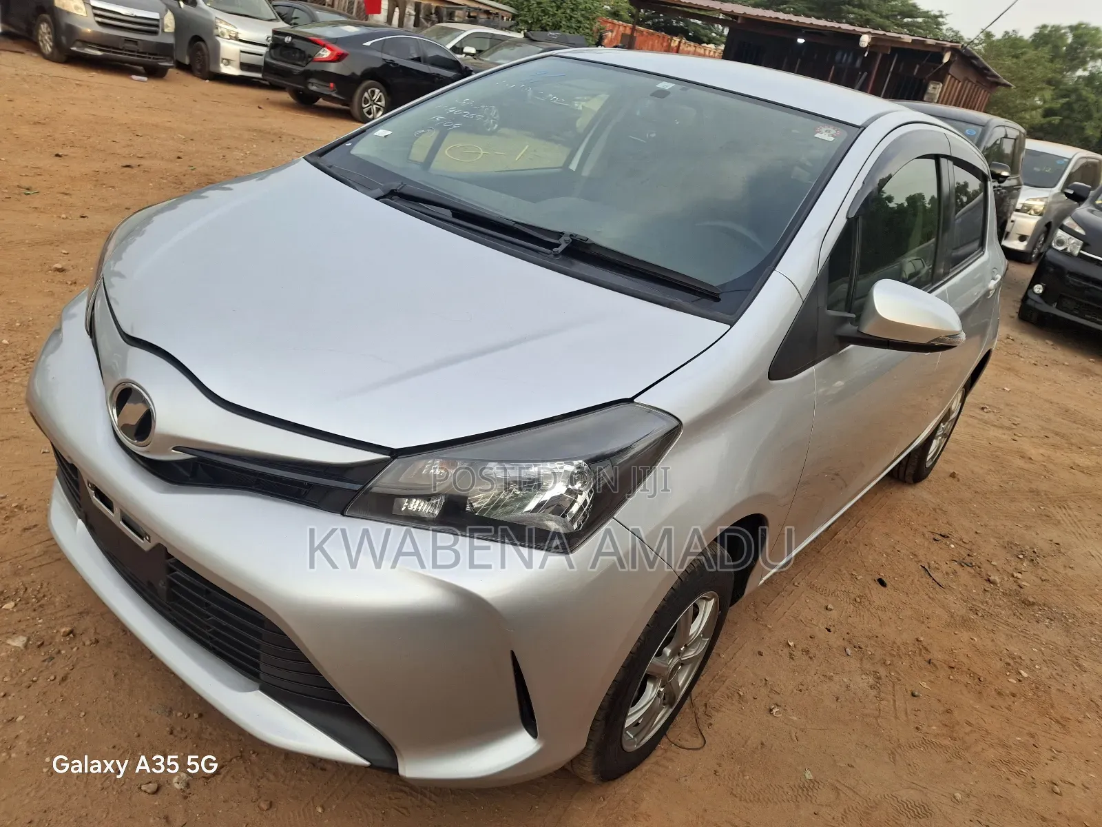 Toyota Vitz 1.3 FWD 5dr 2015 Silver