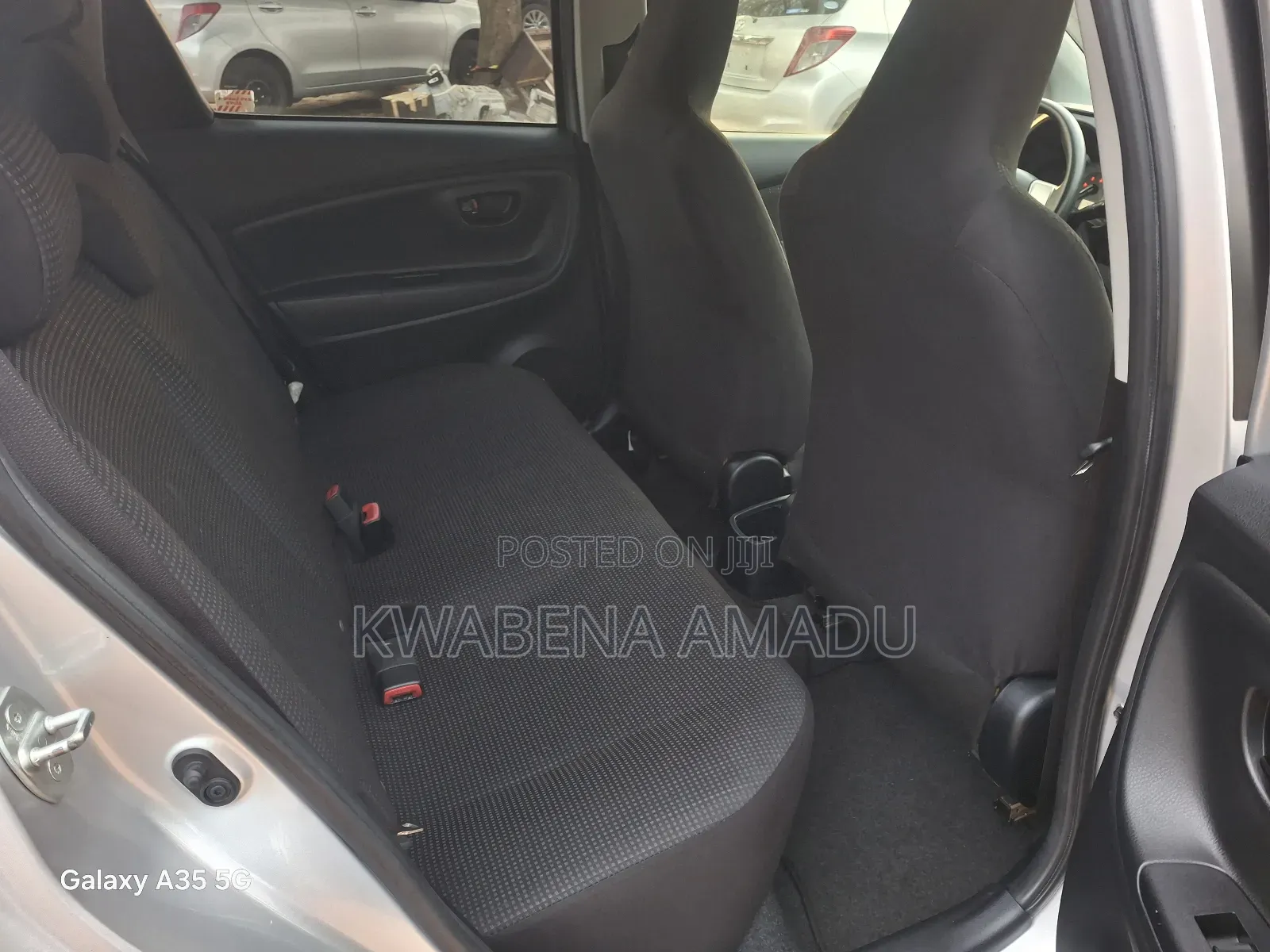 Toyota Vitz 1.3 FWD 5dr 2015 Silver