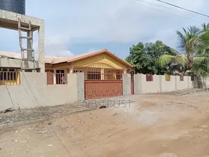 5bdrm House in Adenta, Housing Down for sale