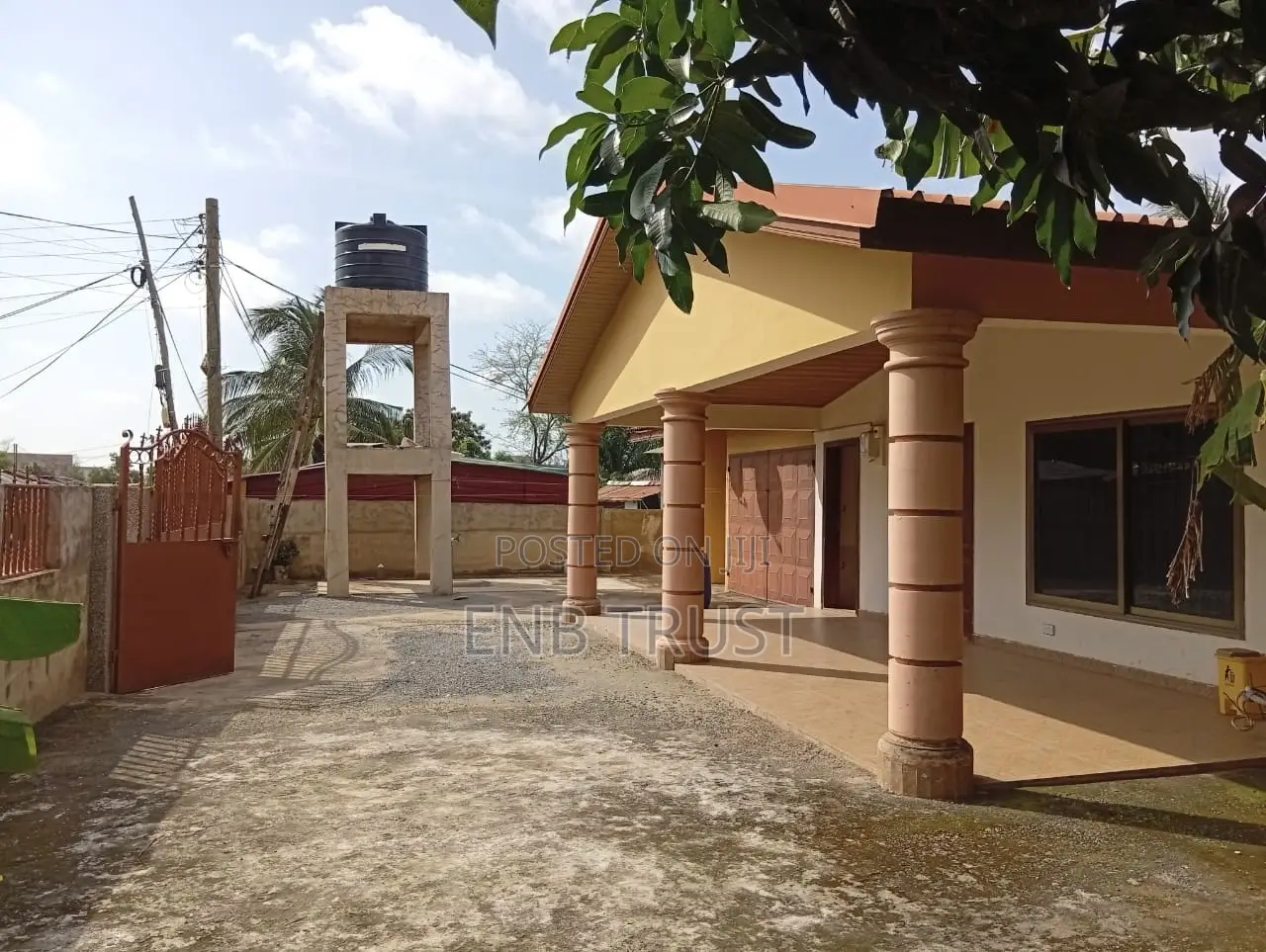 5bdrm House in Adenta, Housing Down for sale