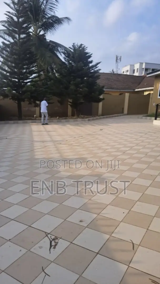 3bdrm House in Kwabenya, Ga East Municipal for sale