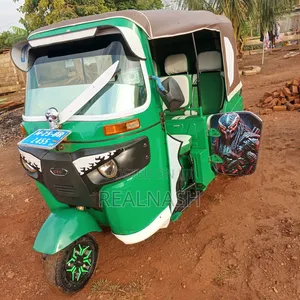 Bajaj RE 2025 Green