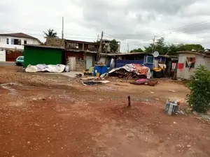 Acccra - Osu, (Ako Adje) _ 0,29 Acre (100' X 122') Land