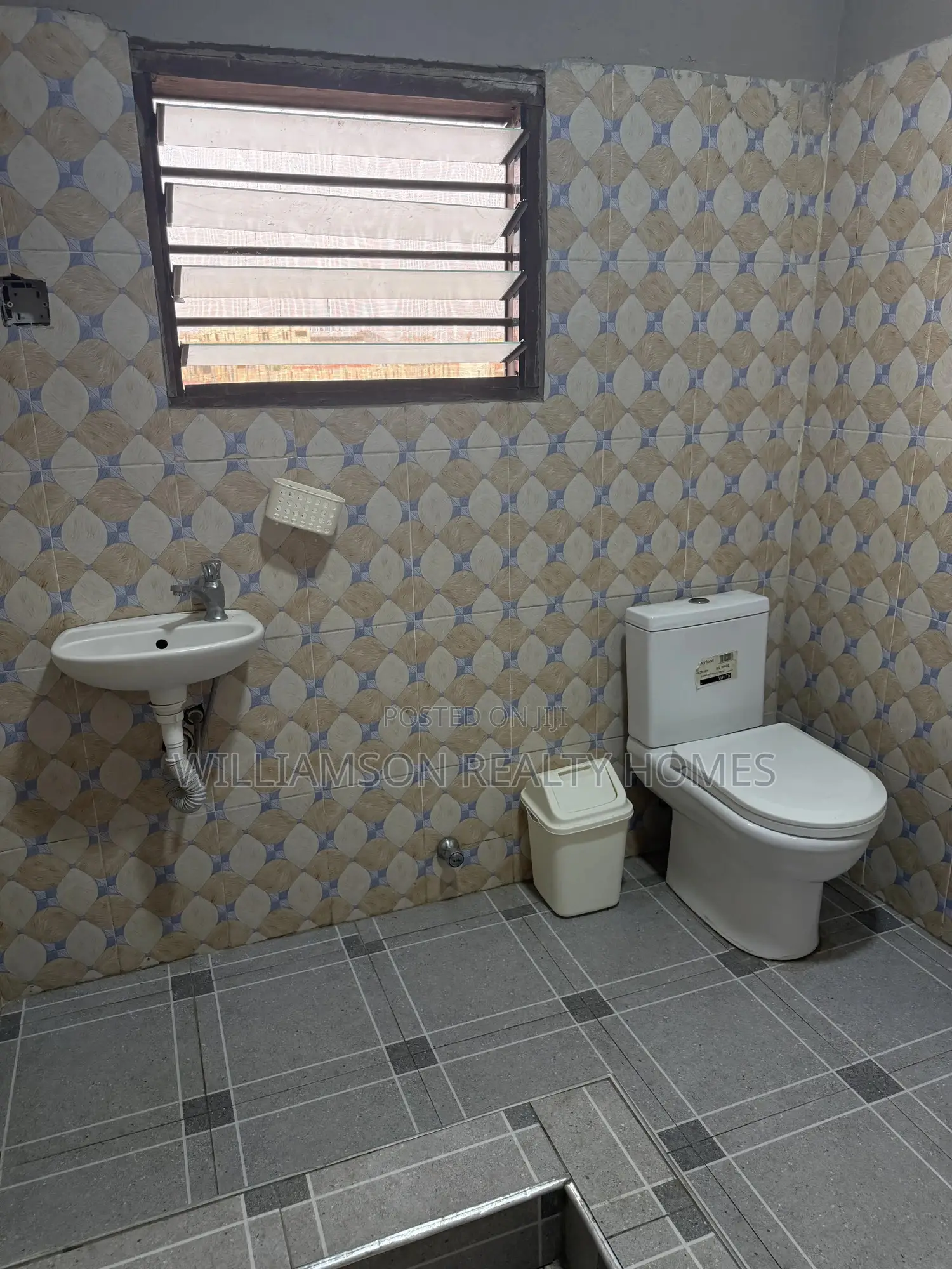 1bdrm Apartment in Community 18 Area, Spintex for rent