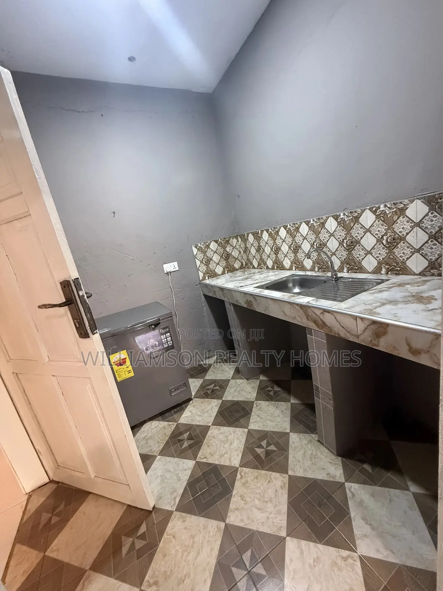 1bdrm Apartment in Community 18 Area, Spintex for rent