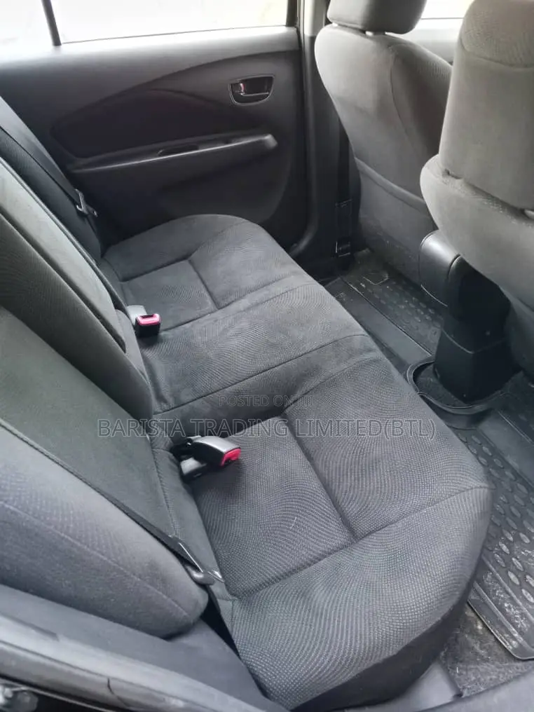 Toyota Yaris Base Sedan 4dr 2011 Black