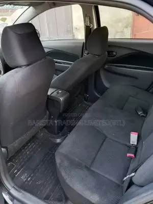 Toyota Yaris Base Sedan 4dr 2011 Black