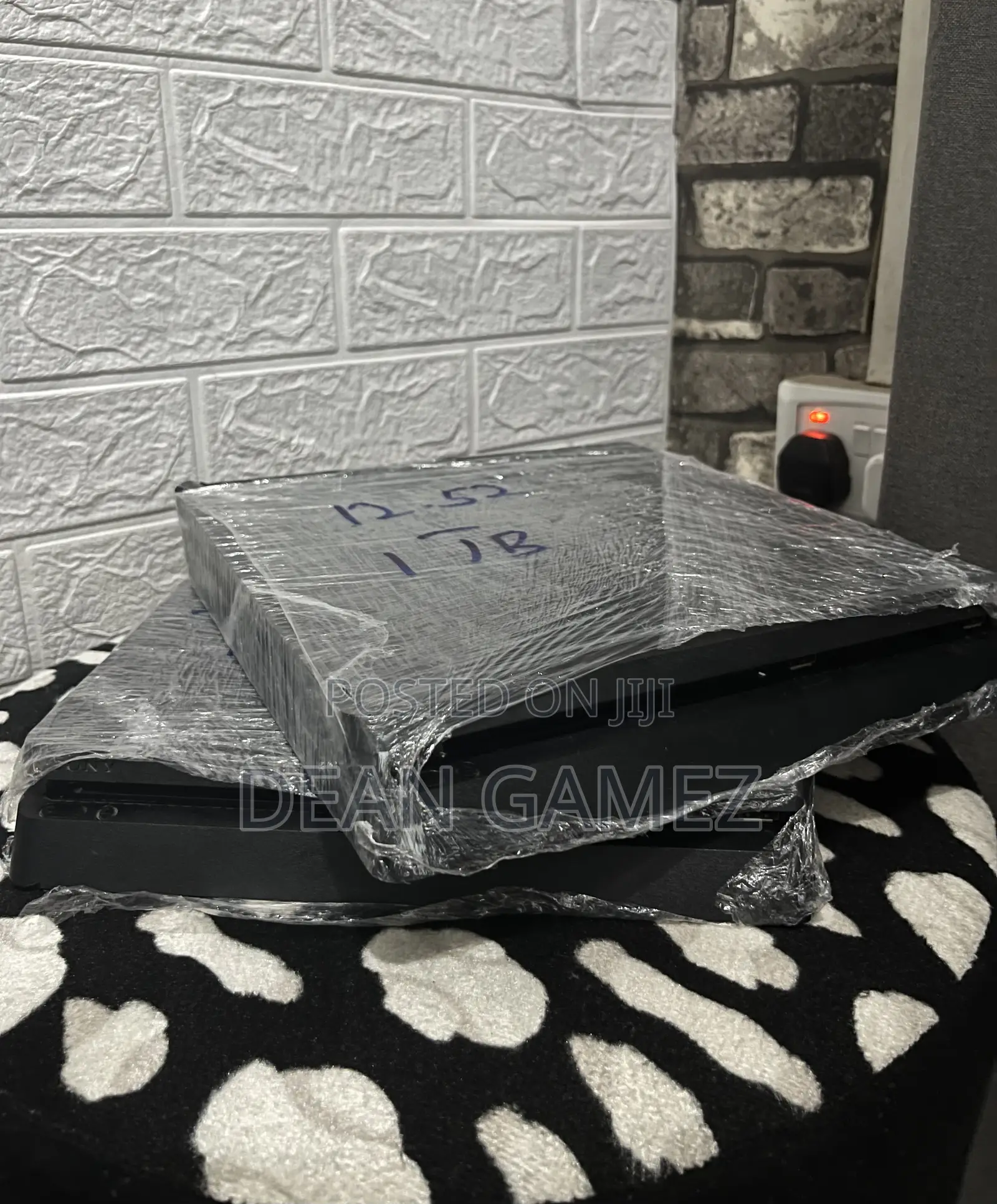 Ps4 Slim With Fc 26, Gta 5 and More Games With Accessories