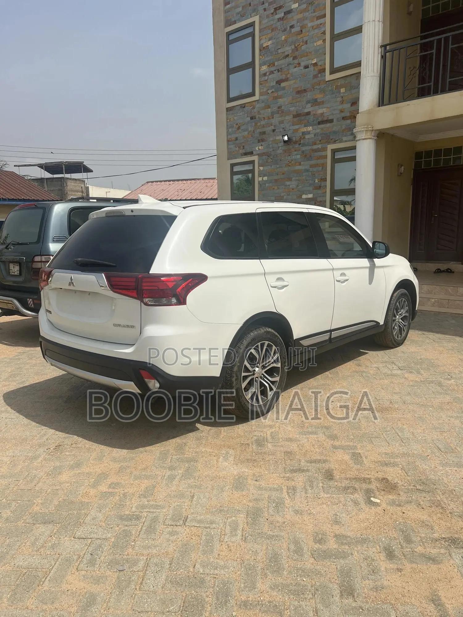 Mitsubishi Outlander ES FWD 2018 White