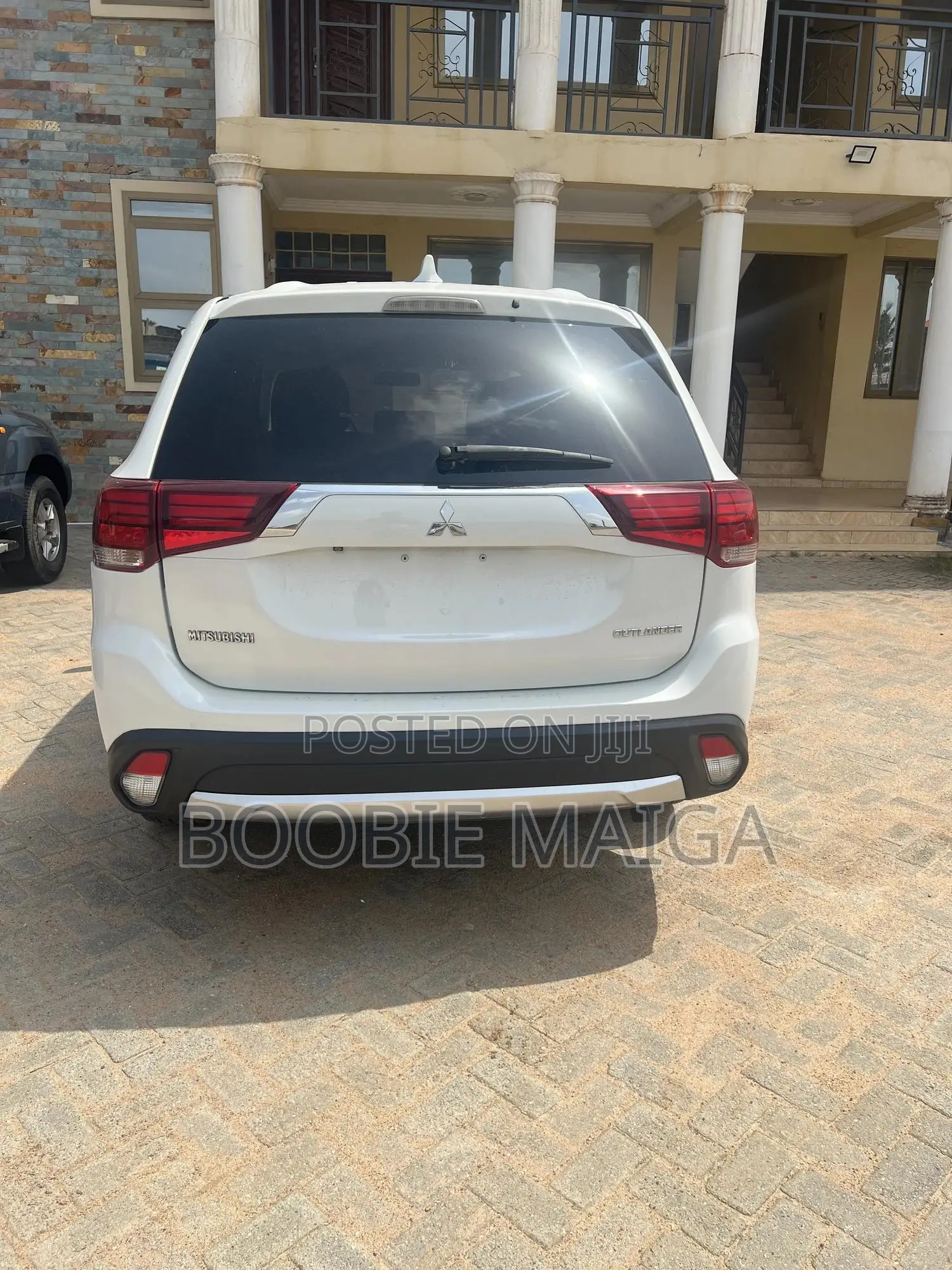 Mitsubishi Outlander ES FWD 2018 White