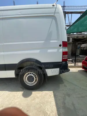 Mercedes-Benz Sprinter 2012 White