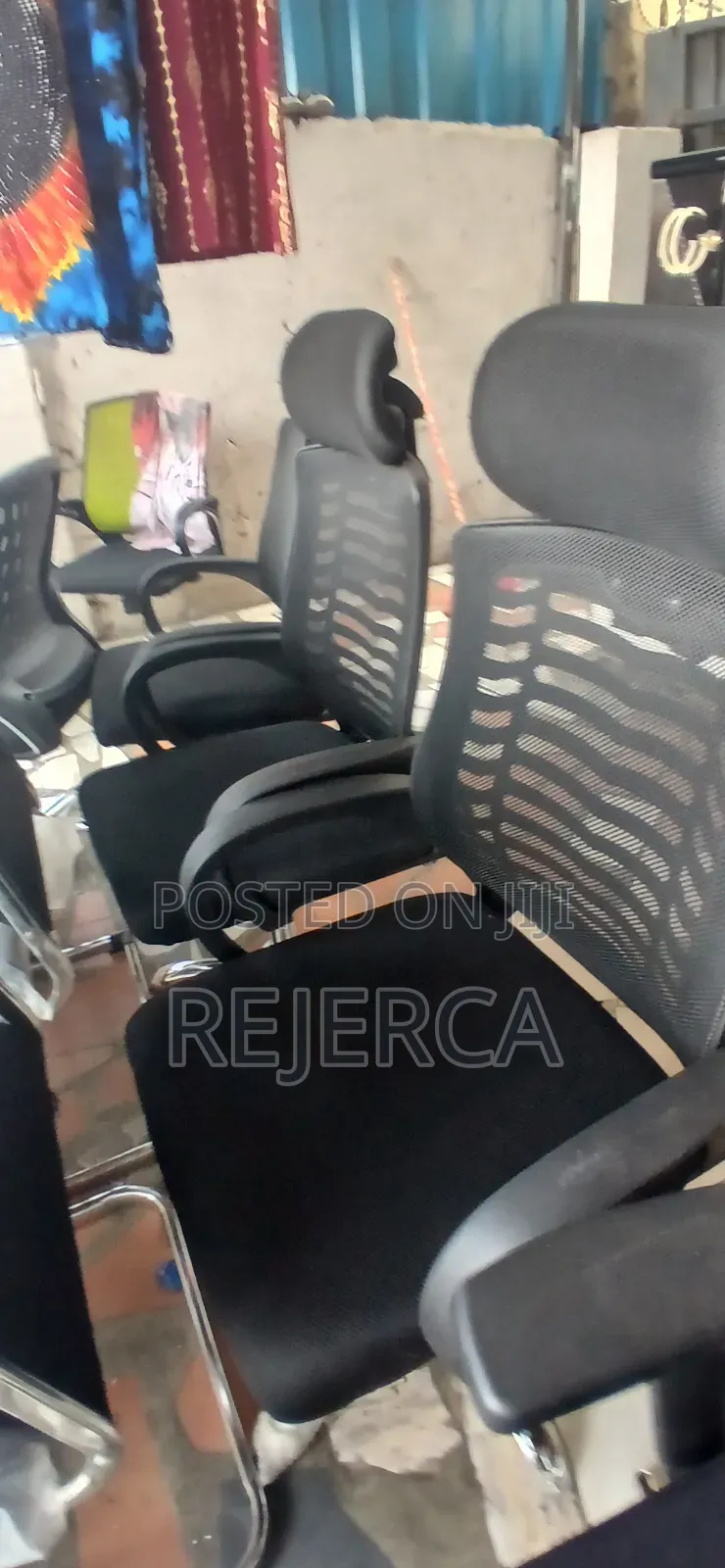 Adjustable Office Swivel Chair With Arm Rest