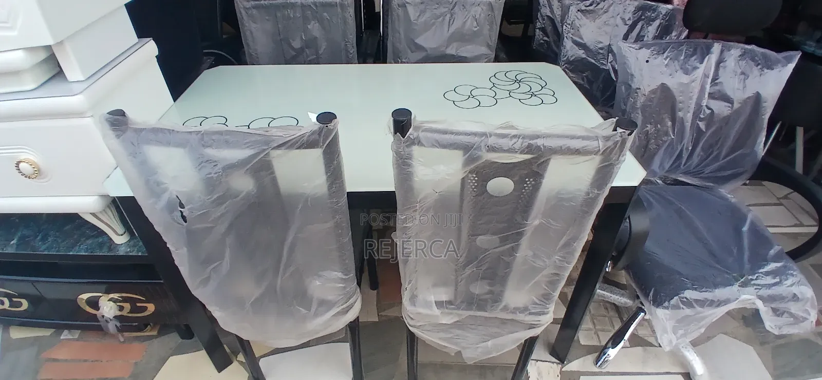 Durable Dinning Table With 4 Chairs