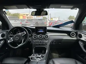 Mercedes-Benz GLC-Class 2019 White