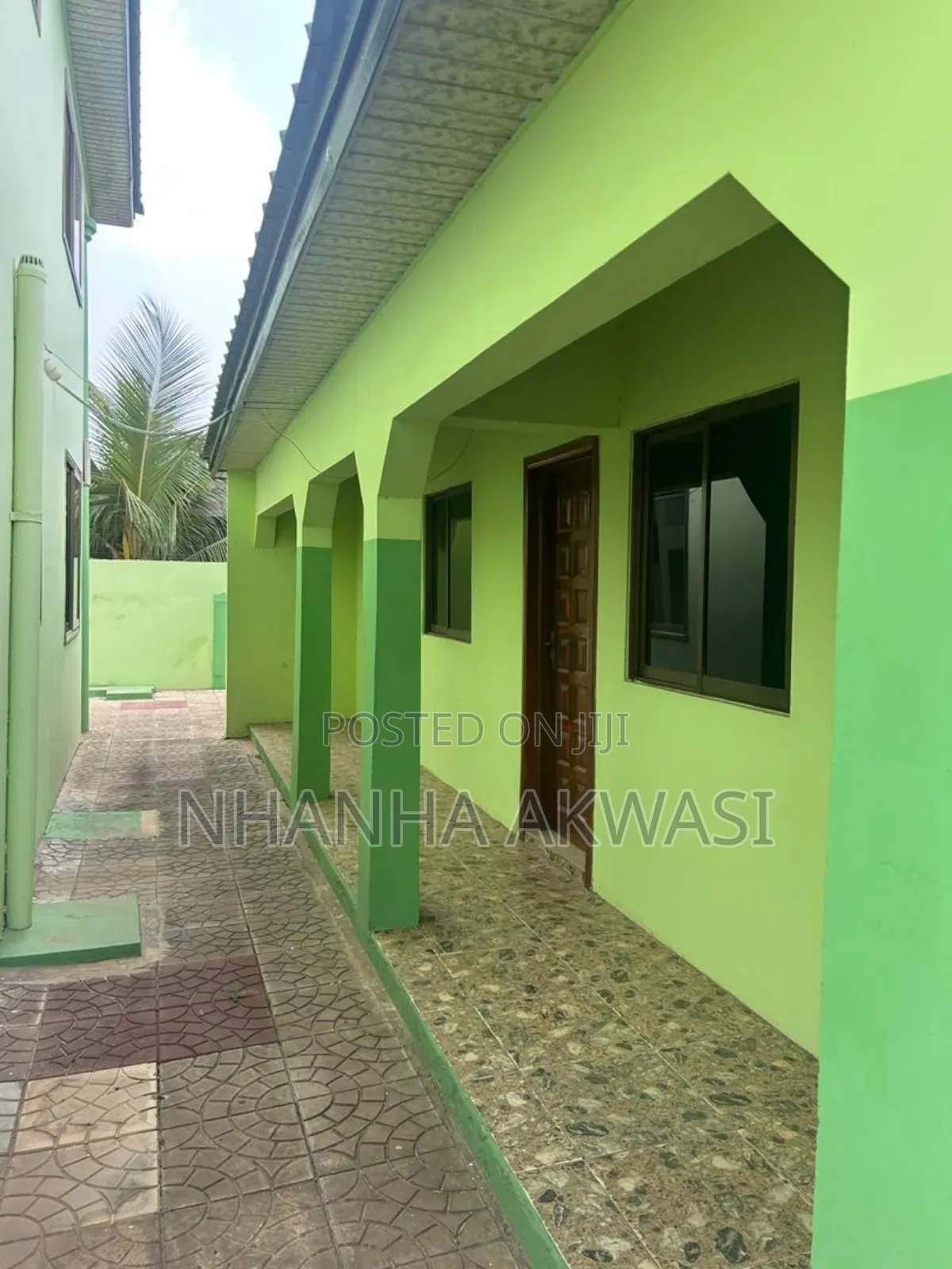 Furnished 4bdrm House in Community 20, Tema Metropolitan for rent