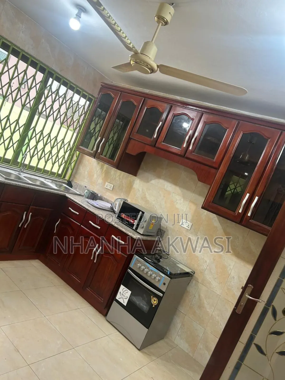 Furnished 4bdrm House in Community 20, Tema Metropolitan for rent
