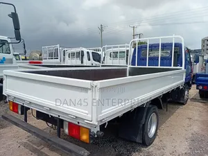 Hyundia Mighty 2 ( Six Holes) Truck