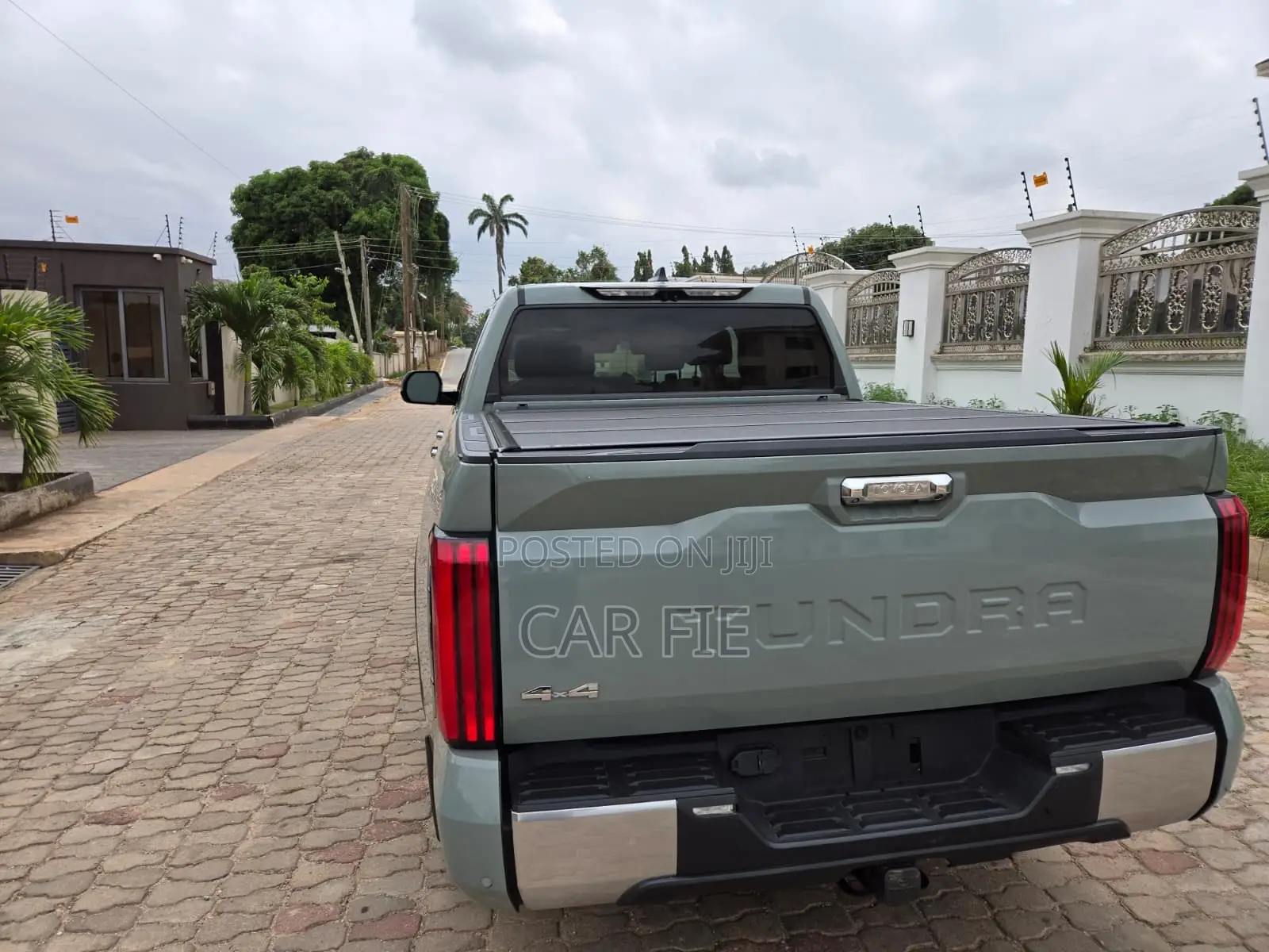 Toyota Tundra Limited CrewMax 5.5' Bed 2024 Gray
