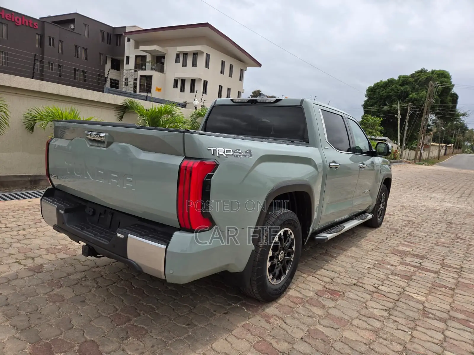 Toyota Tundra Limited CrewMax 5.5' Bed 2024 Gray