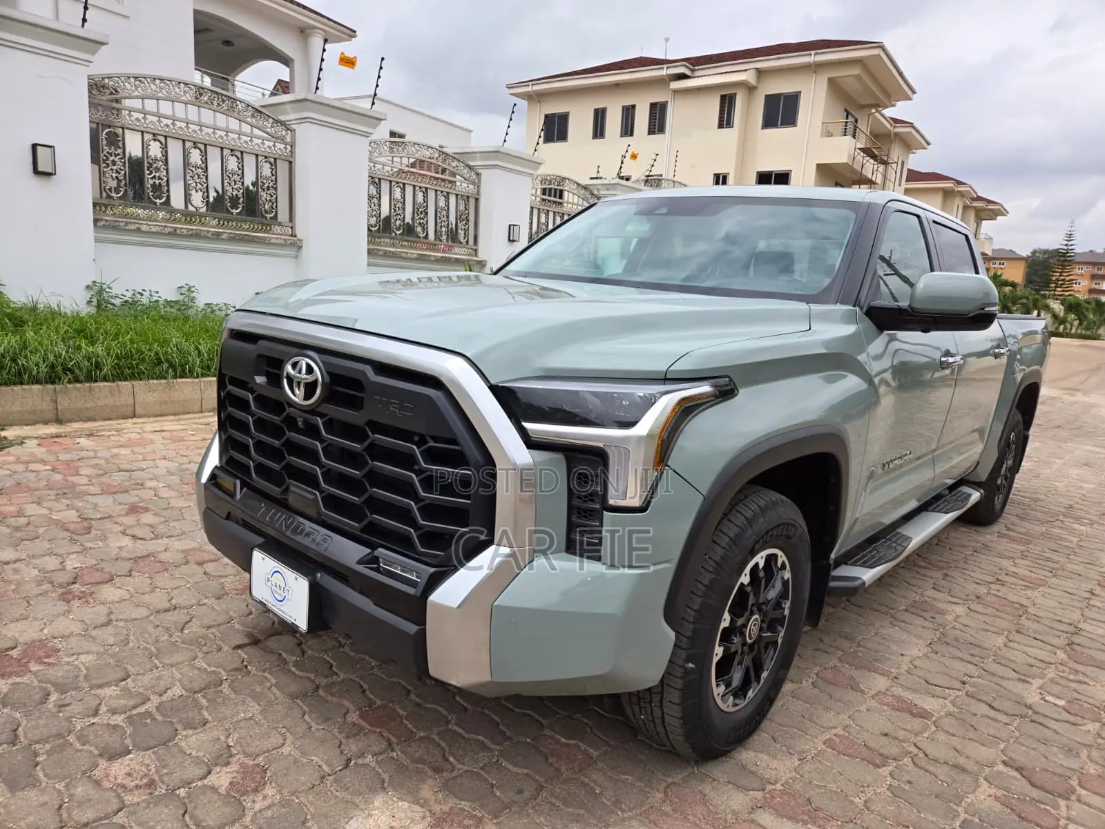 Toyota Tundra Limited CrewMax 5.5' Bed 2024 Gray