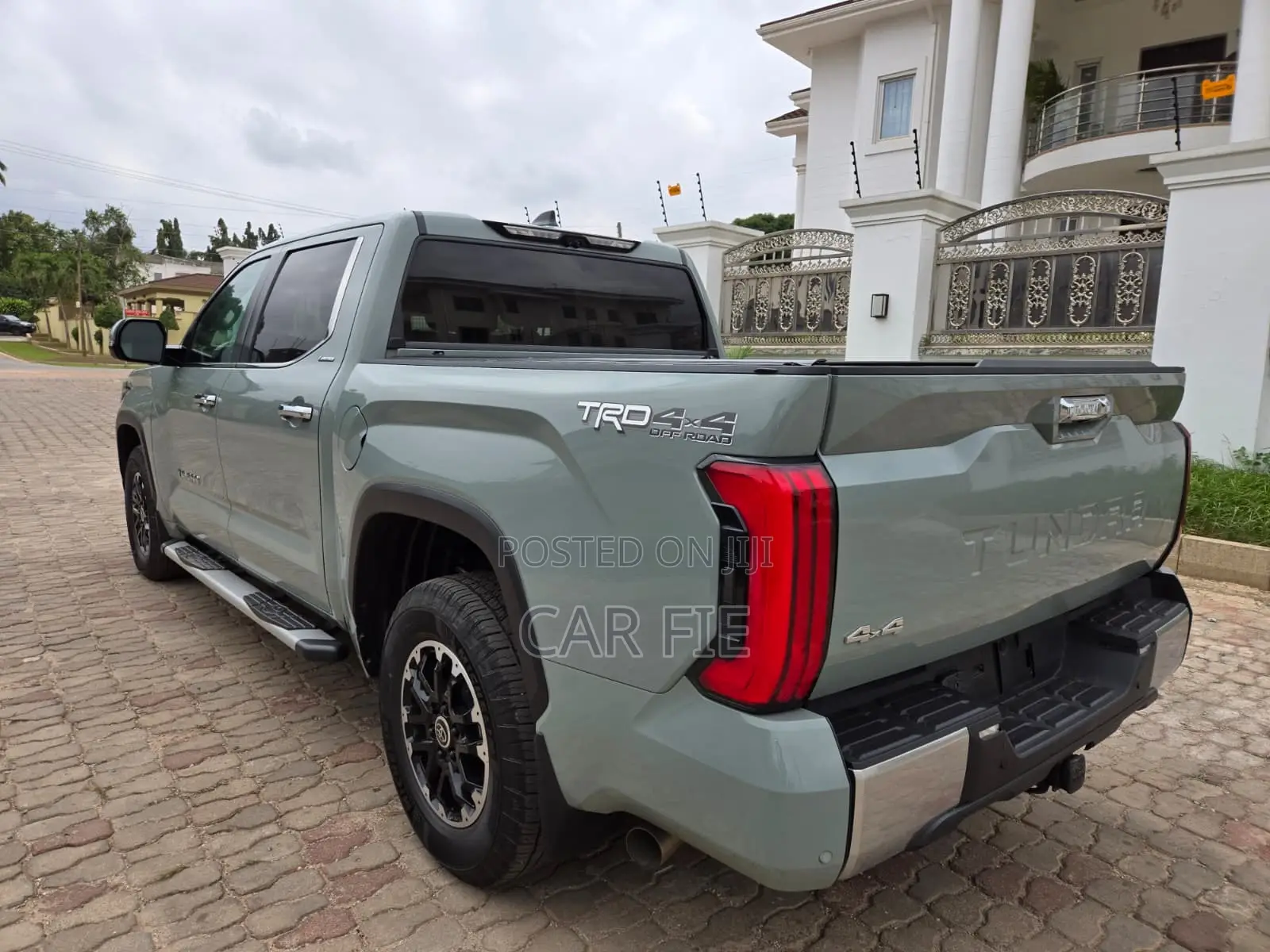 Toyota Tundra Limited CrewMax 5.5' Bed 2024 Gray