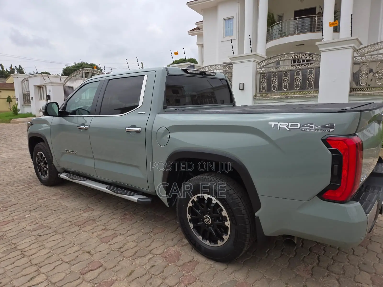 Toyota Tundra Limited CrewMax 5.5' Bed 2024 Gray
