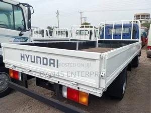 Hyundia Mighty 2 ( Six Holes) Truck