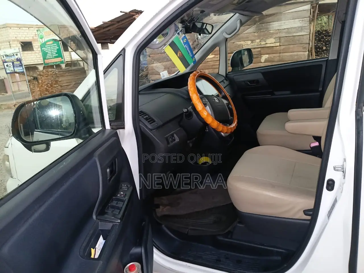 Toyota Voxy 2013 White