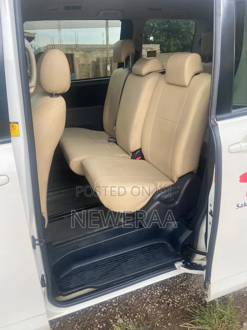 Toyota Voxy 2013 White