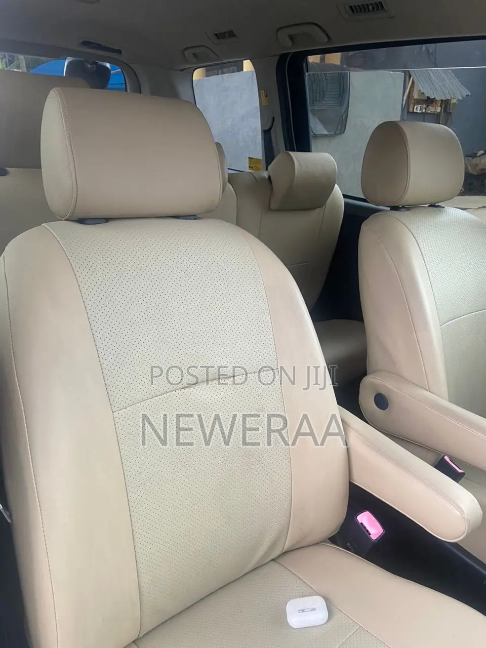 Toyota Voxy 2013 White