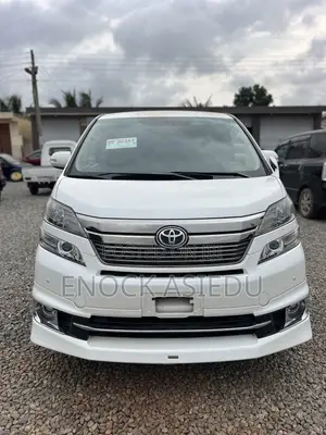 Toyota Vellfire 2010 White