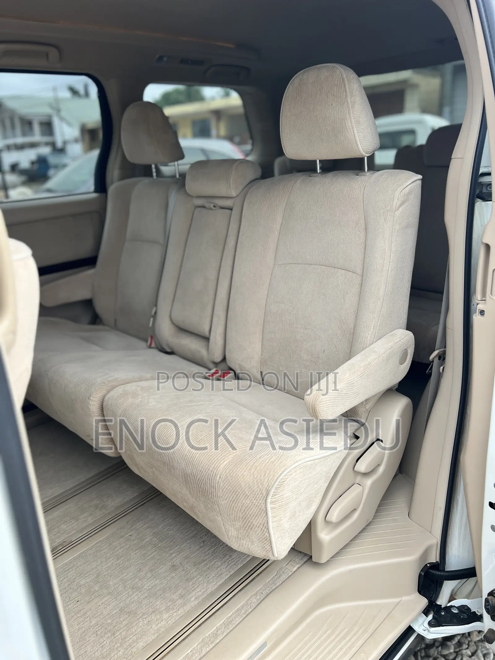Toyota Vellfire 2010 White