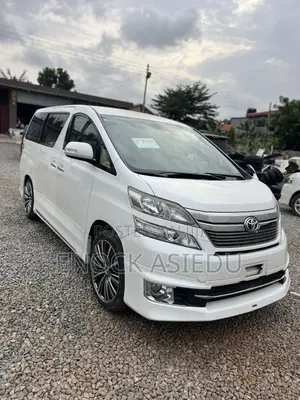 Toyota Vellfire 2010 White