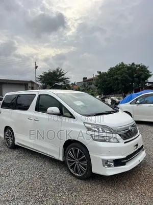 Toyota Vellfire 2010 White