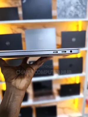 Laptop Apple MacBook 2018 32GB Intel Core I9 SSD 1T