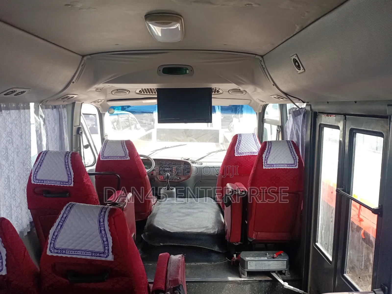 Hyundai County 2011 White