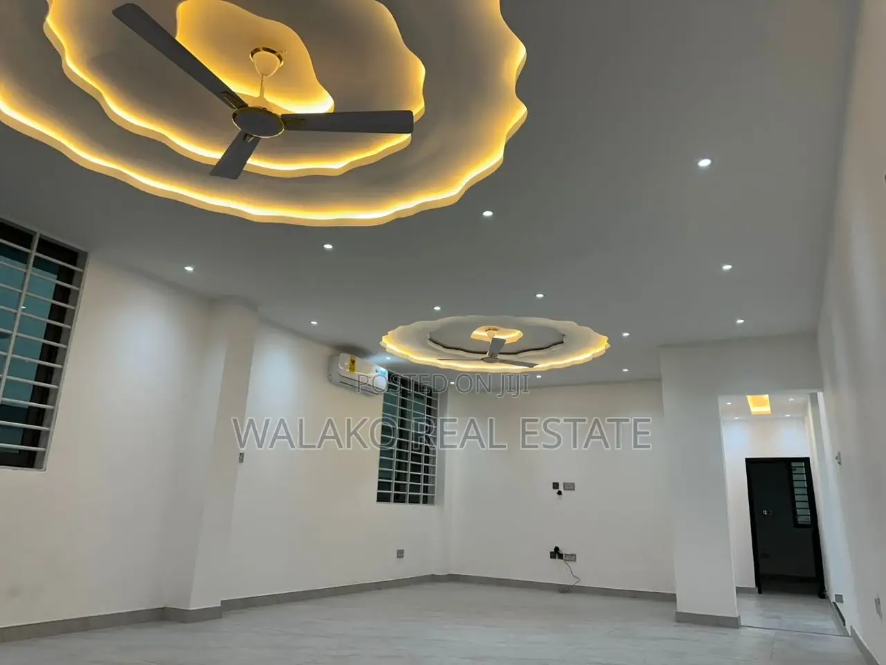 4bdrm House in West Hills Mall Area for sale