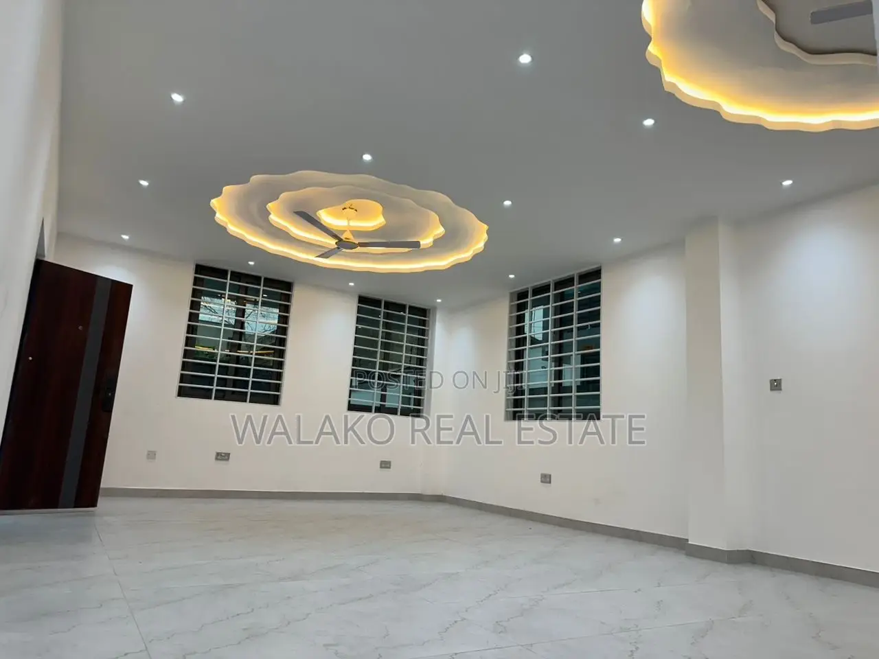 4bdrm House in West Hills Mall Area for sale