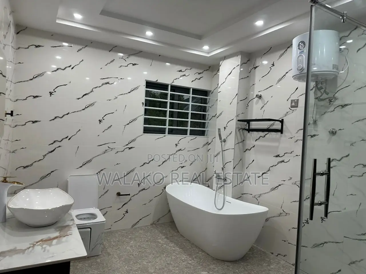 4bdrm House in West Hills Mall Area for sale