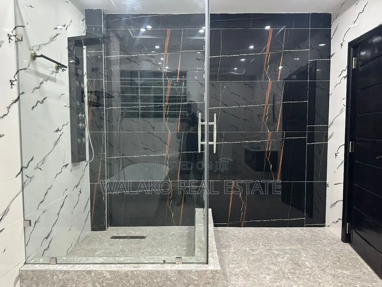 4bdrm House in West Hills Mall Area for sale