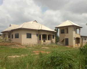 6bdrm House in Mampongteng Dumanafo, Kumasi Metropolitan for sale
