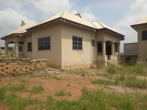 6bdrm House in Mampongteng Dumanafo, Kumasi Metropolitan for sale