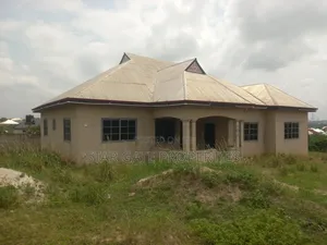 6bdrm House in Mampongteng Dumanafo, Kumasi Metropolitan for sale